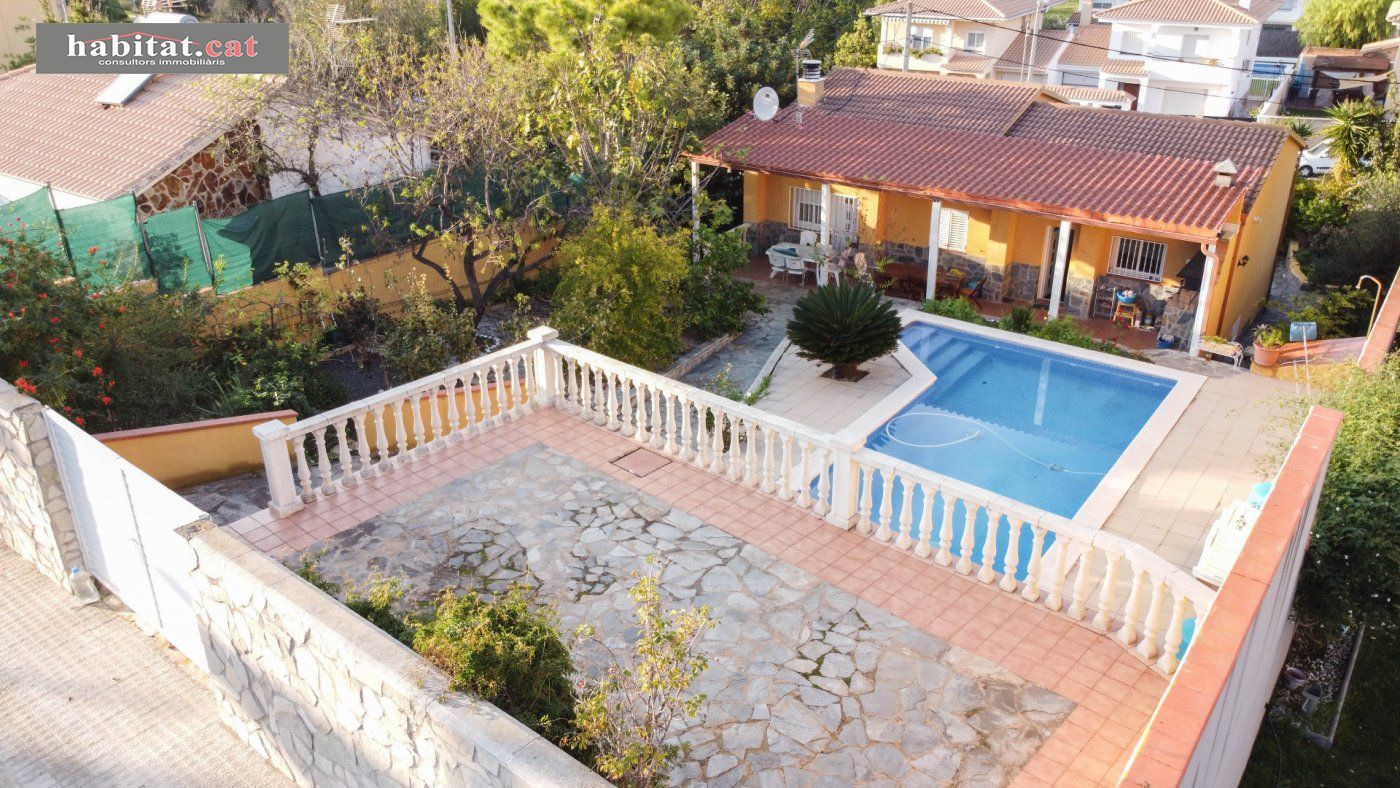 Swimming pool of House or chalet for sale in Sant Pere de Ribes  with Air Conditioner, Heating and Private garden