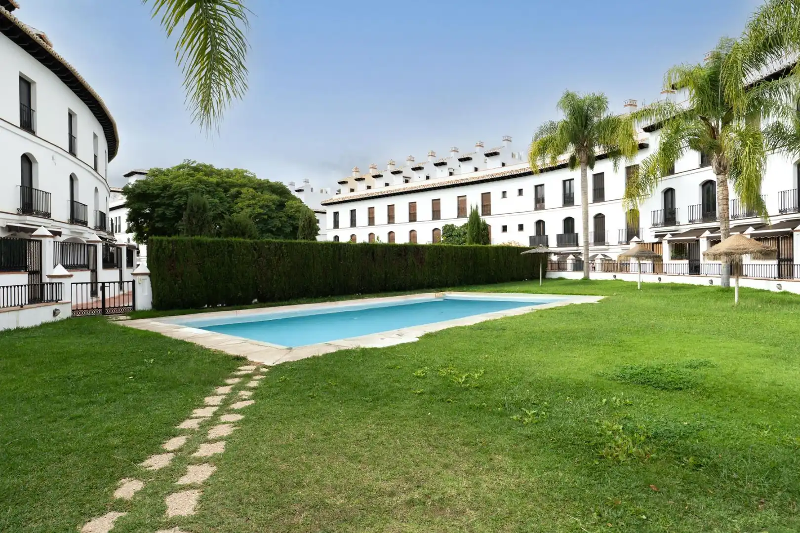 Jardí de Pis en venda en Vélez de Benaudalla amb Aire condicionat, Terrassa i Moblat