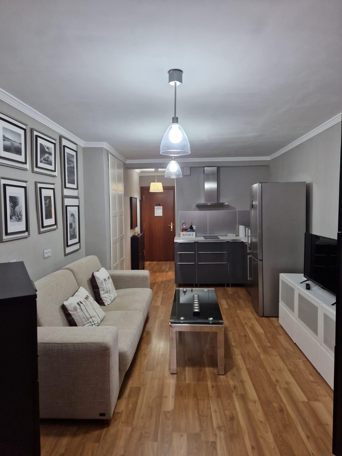 Sala d'estar de Apartament en venda en Fuengirola amb Aire condicionat i Piscina comunitària