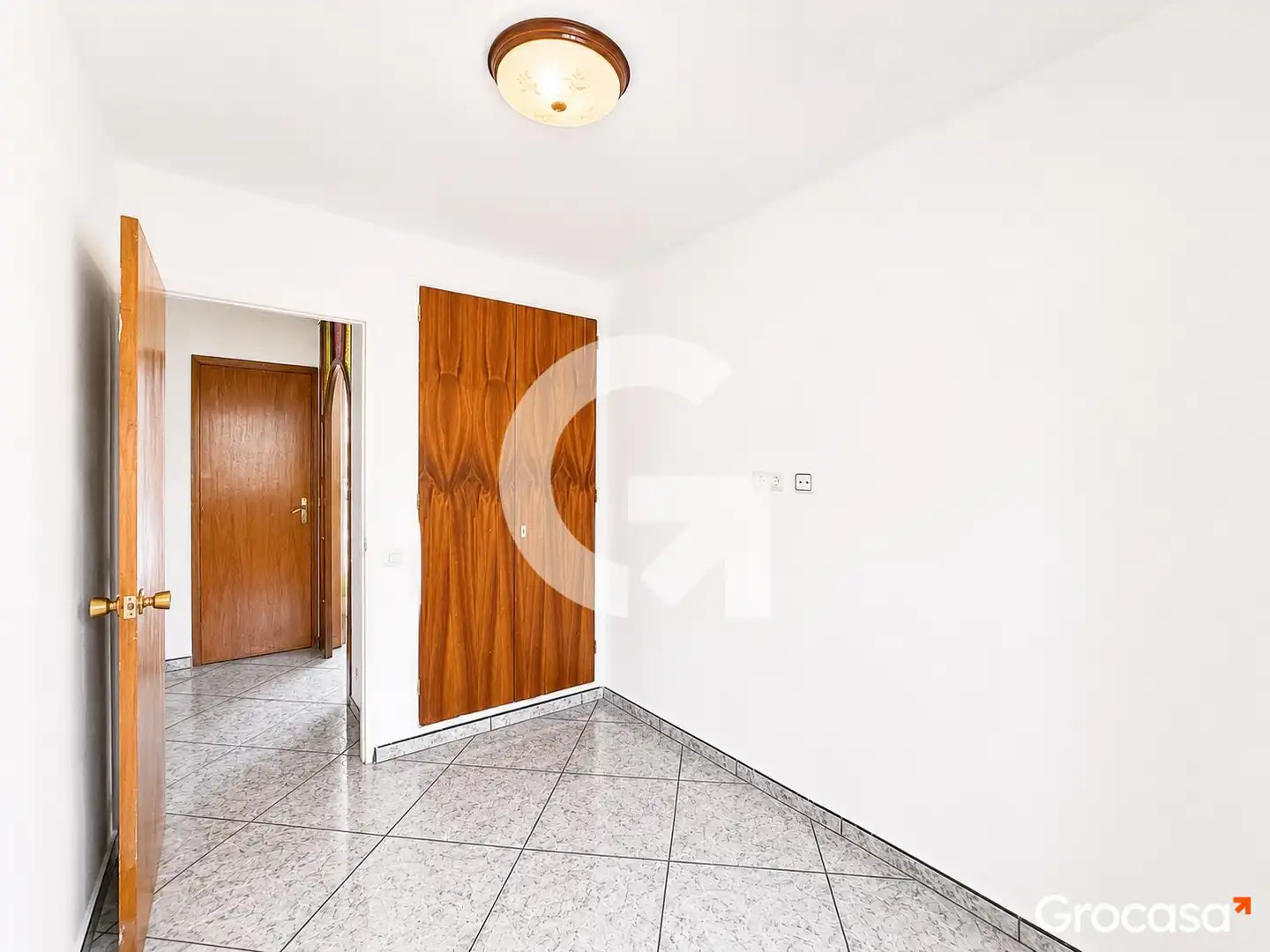 Piso en venta en Barcelona con Calefacción, Terraza y Trastero