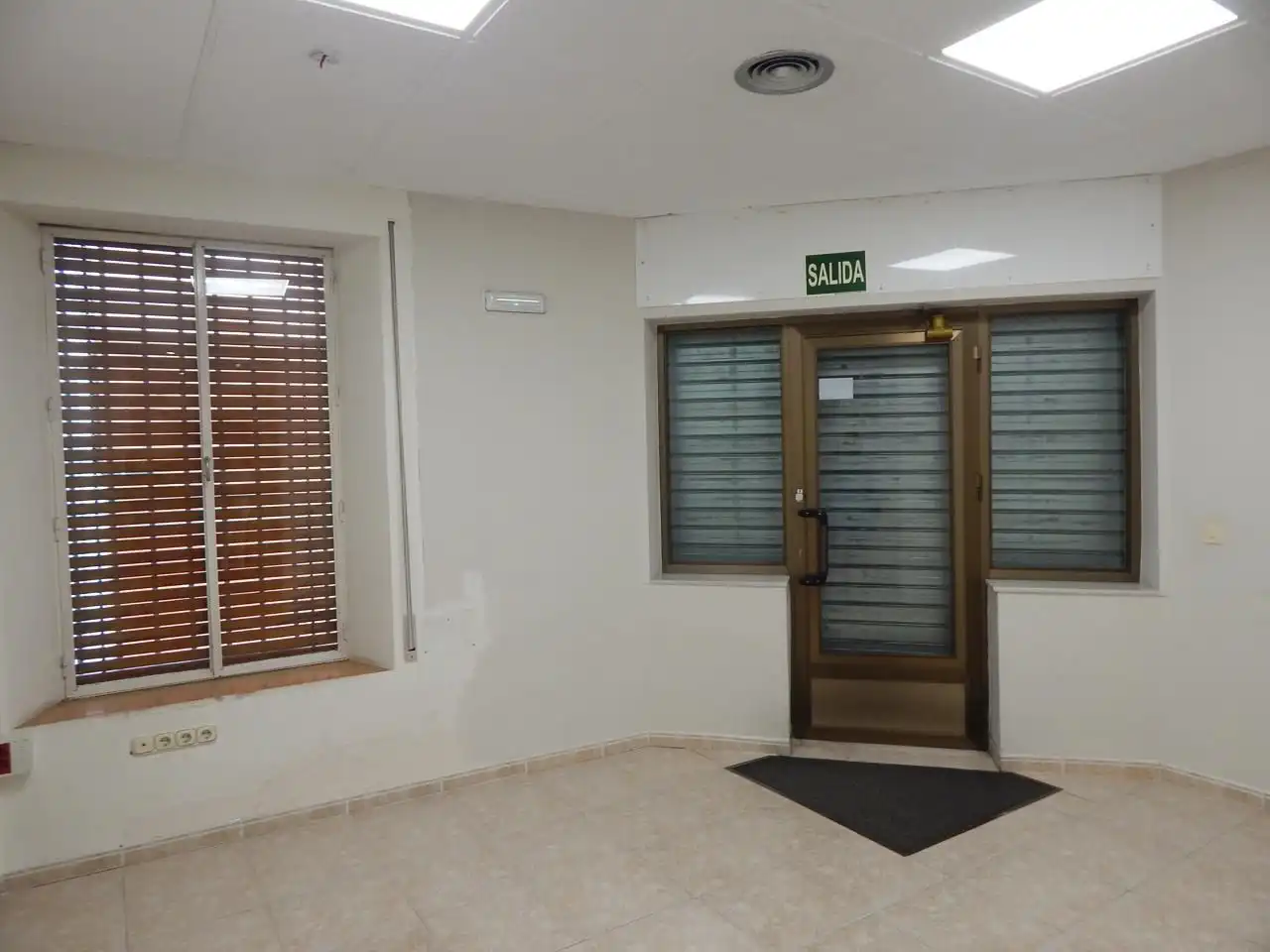 Local comercial en alquiler en Centro, imagen 2