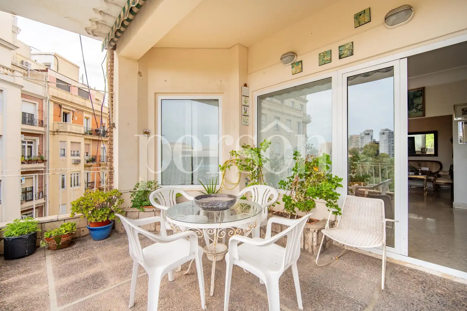Appartamento con terrazza in vendita a L'Eixample, imagen 4