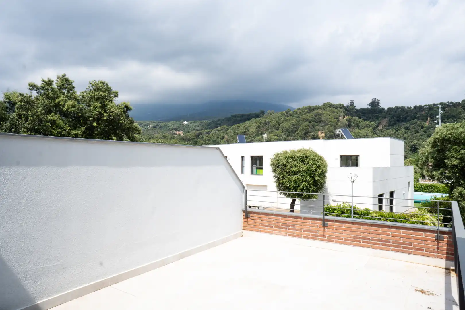 Terrasse von Einfamilien-Reihenhaus zum Verkauf in Sant Esteve de Palautordera mit Heizung, Privatgarten und Terrasse