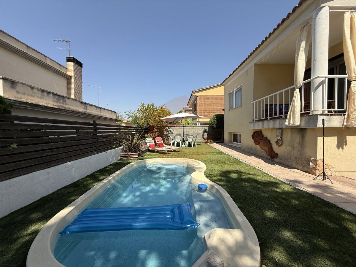 Swimming pool of House or chalet for sale in Banyeres del Penedès  with Heating, Private garden and Terrace