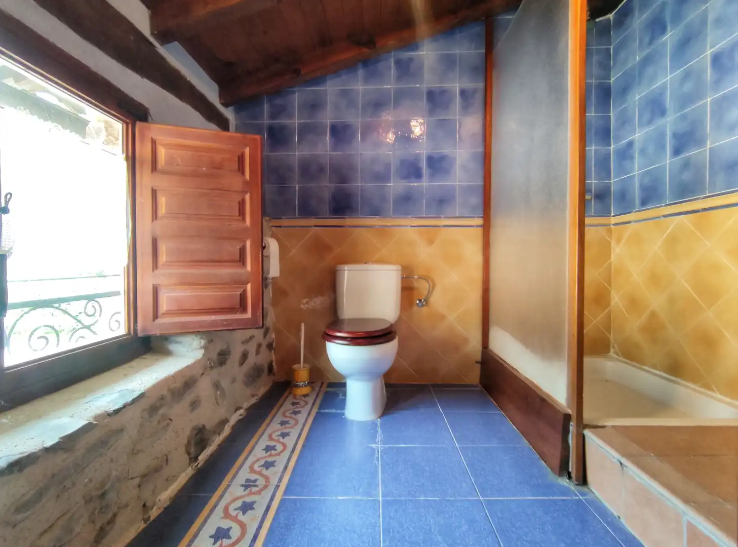 Bany de Casa o xalet en venda en Ezcaray amb Calefacció, Jardí privat i Moblat