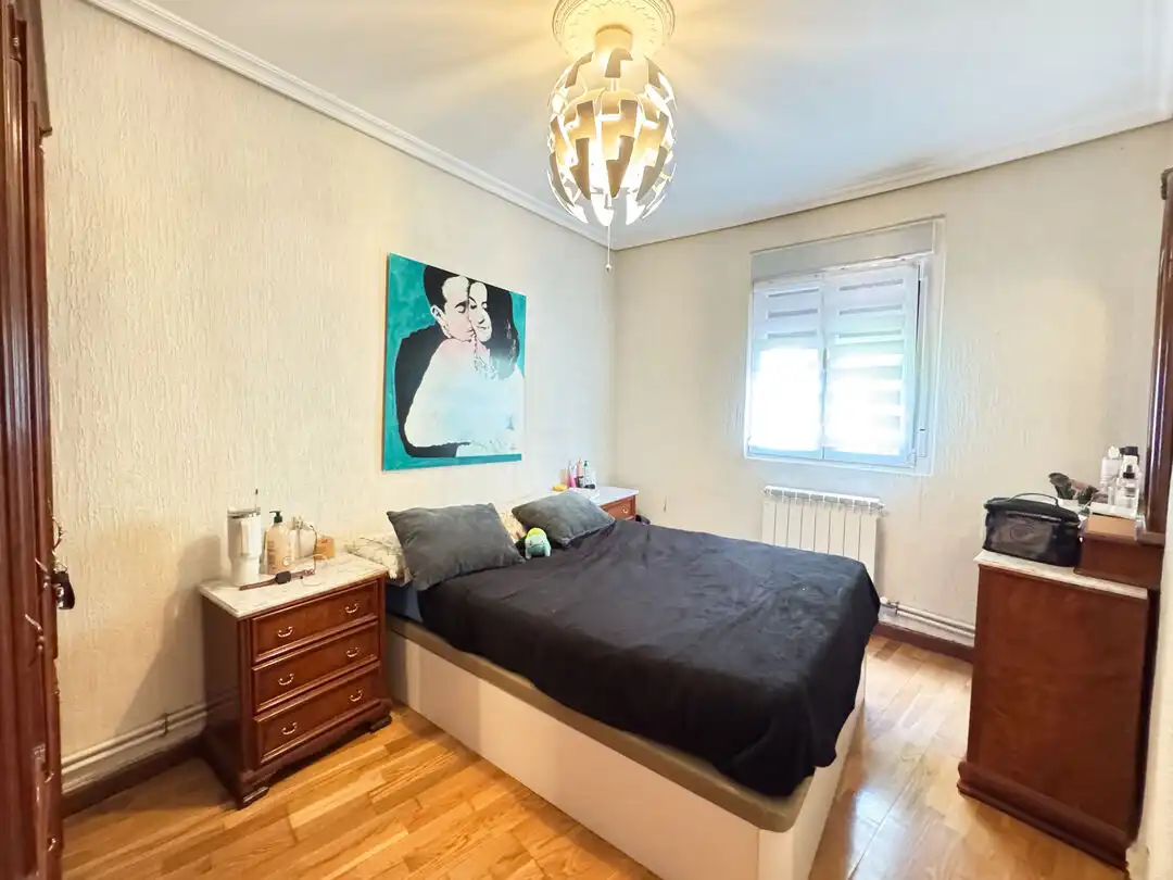 Schlafzimmer von Wohnung zum Verkauf in Urretxu mit Heizung