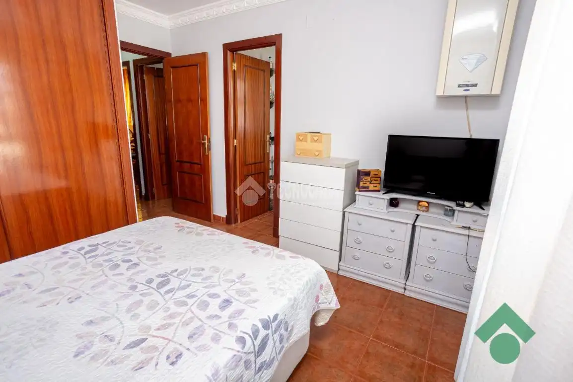 Dormitori de Casa adosada en venda en San Bernabé