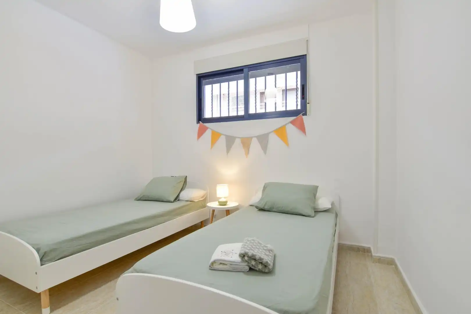 Habitación de Piso de alquiler en Puçol con Aire acondicionado, Jardín privado y Terraza