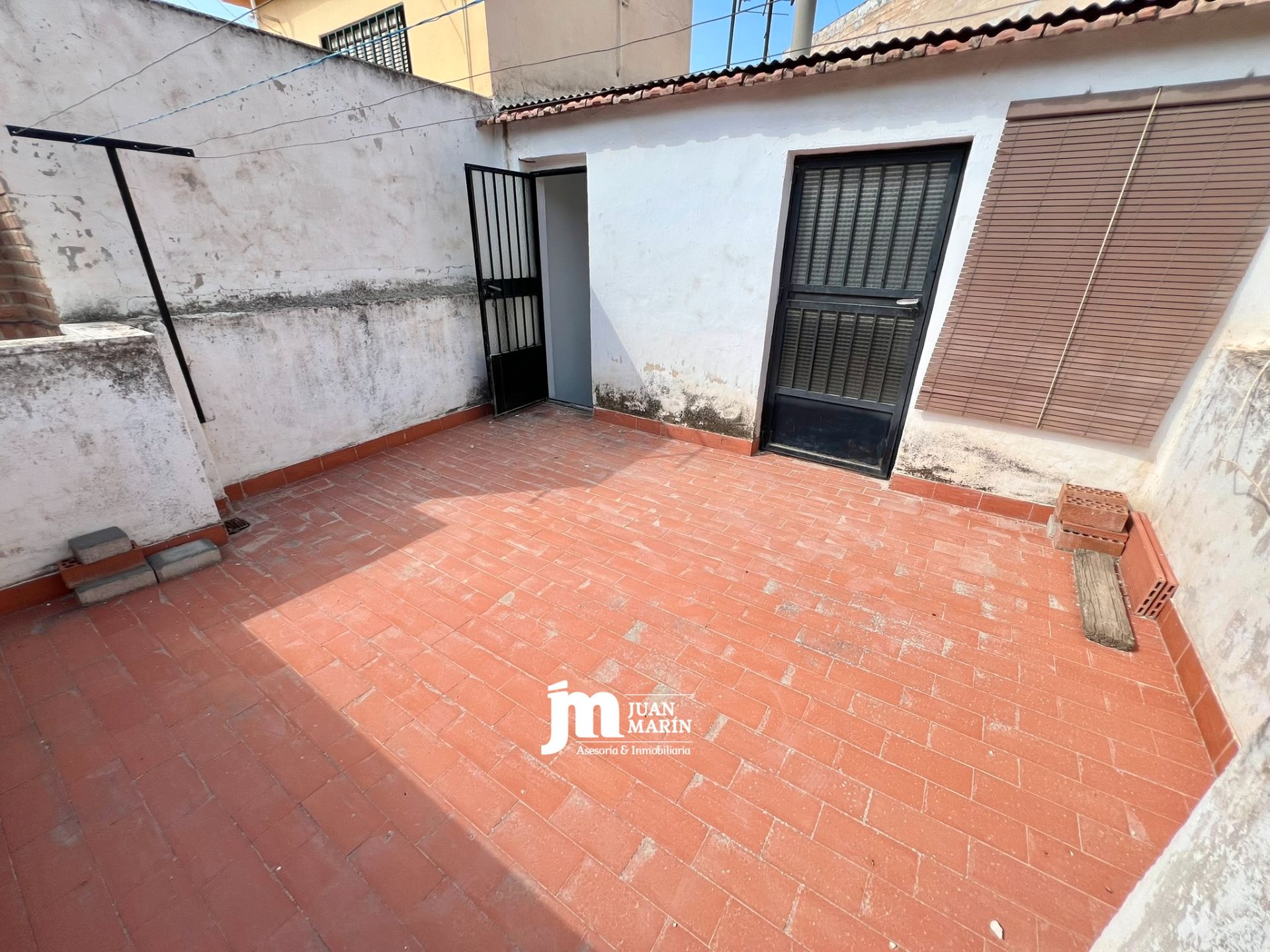 Vista exterior de Casa o xalet en venda en Cieza amb Aire condicionat, Terrassa i Traster