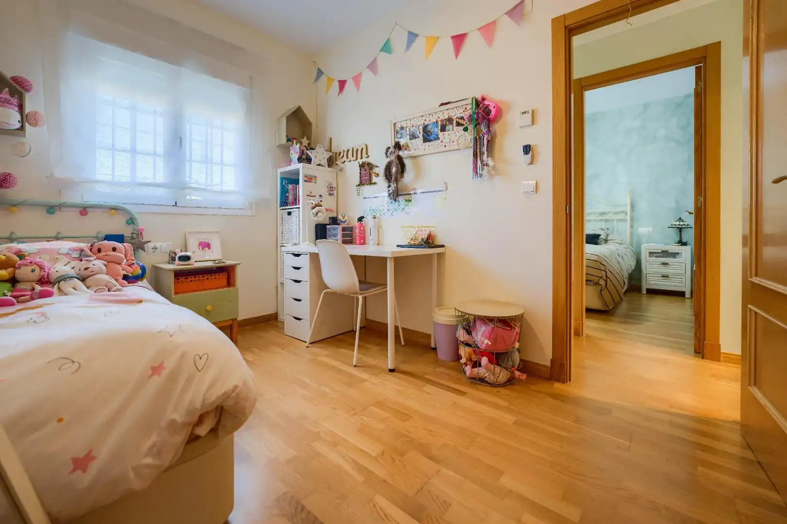Habitación de Casa adosada en venta en Bormujos con Aire acondicionado, Jardín privado y Terraza