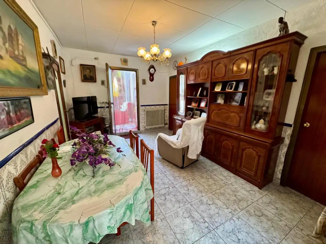 Sala d'estar de Casa adosada en venda en Montcada i Reixac amb Calefacció, Jardí privat i Terrassa