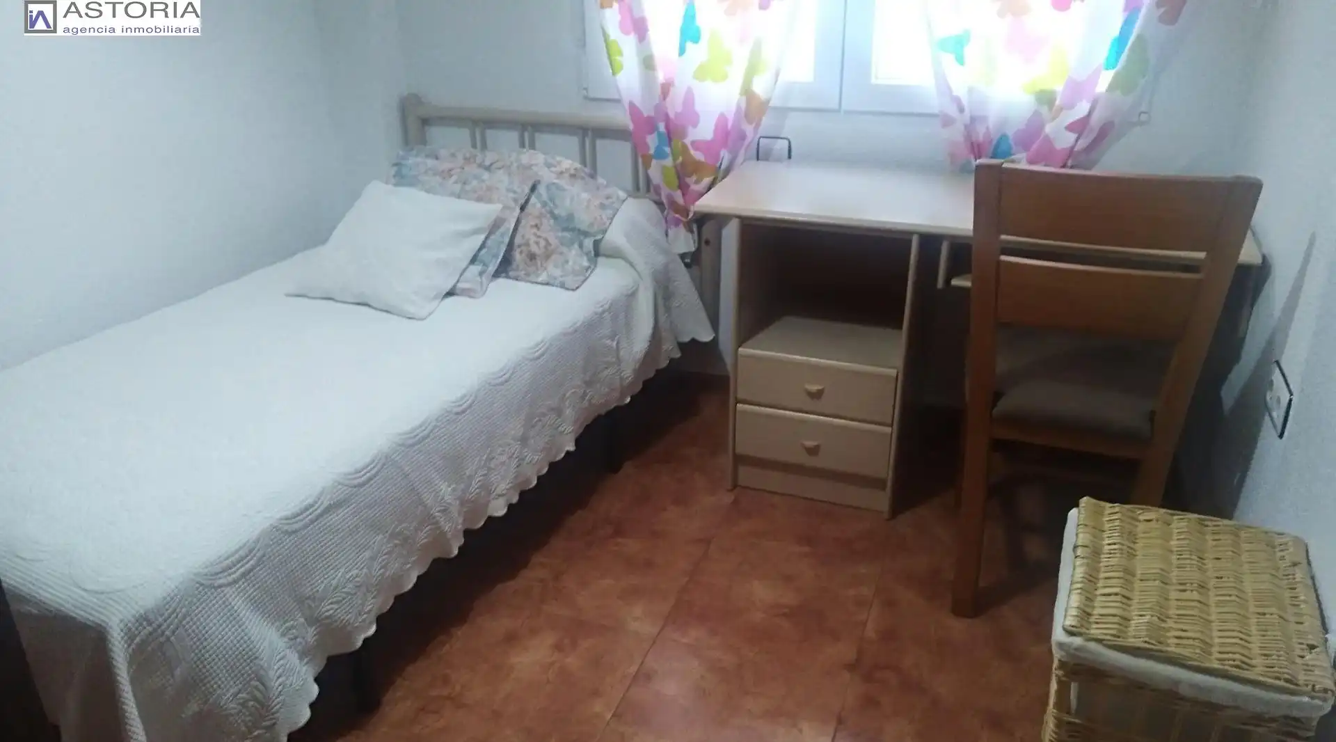 Bedroom of Flat for rent in Granada  with Furnished
