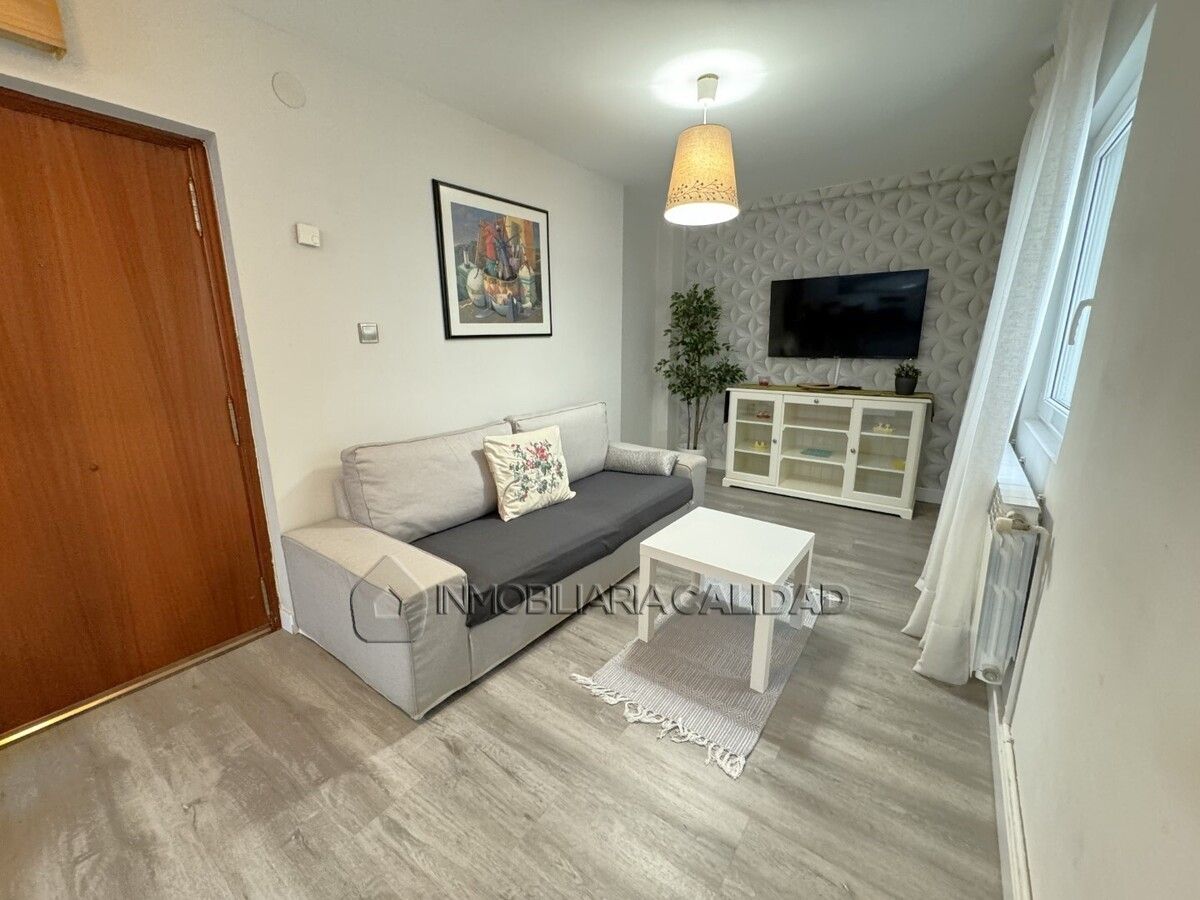 Sala de estar de Piso en venta en Burgos Capital con Calefacción y Amueblado