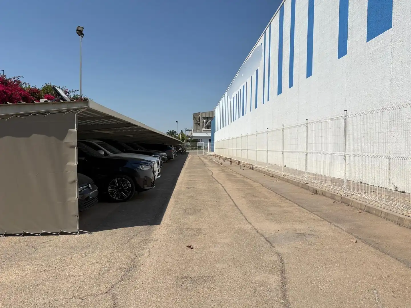 Parking de Oficina de alquiler en Riba-roja de Túria con Aire acondicionado y Amueblado