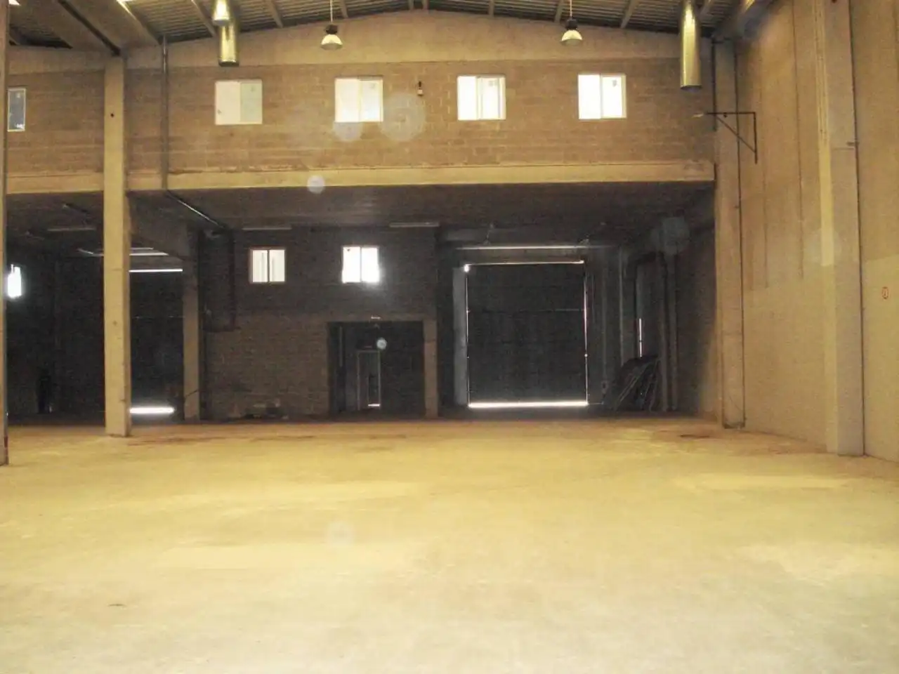Nau industrial de lloguer en Gavà