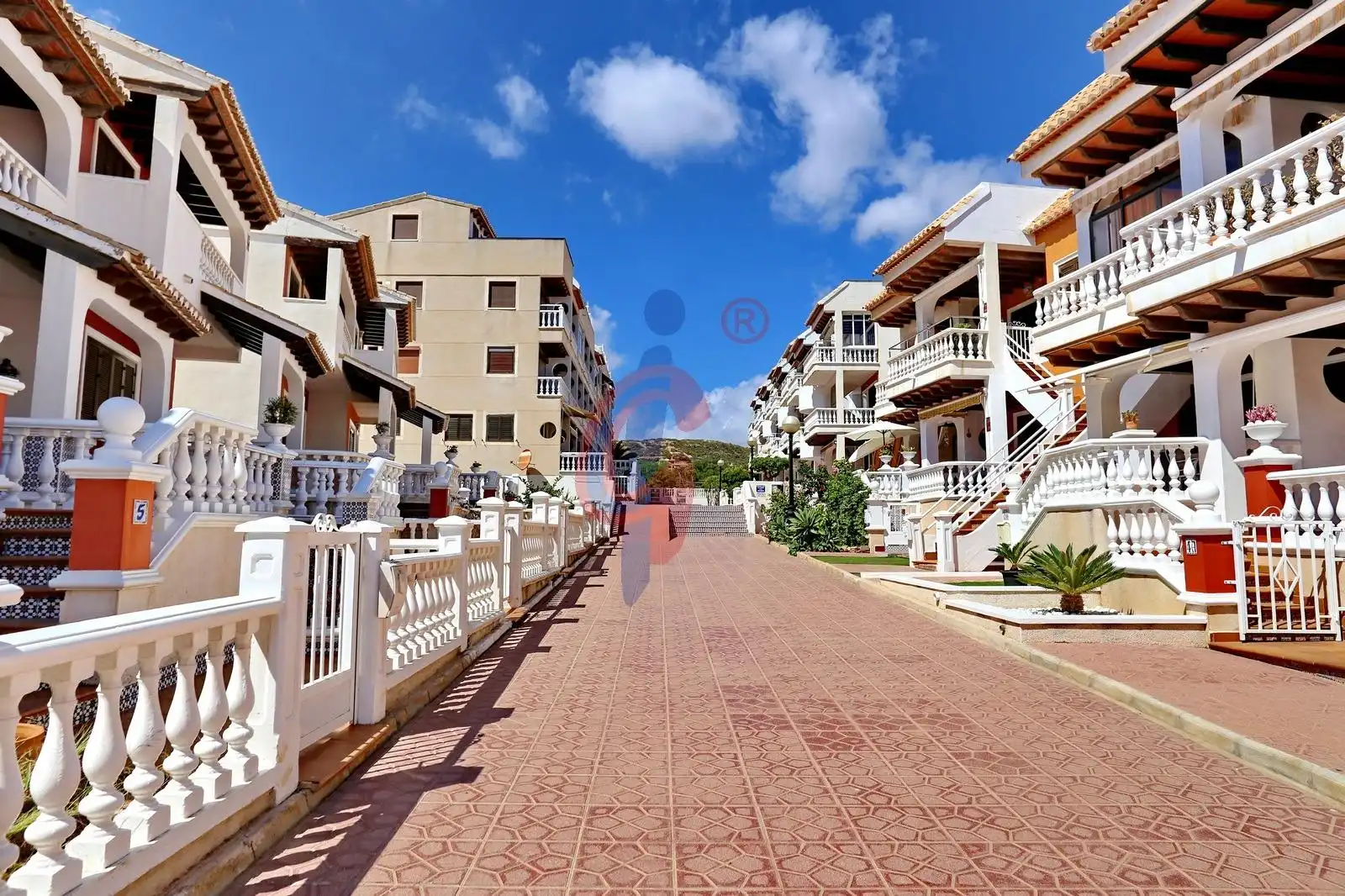 Vista exterior de Casa adosada en venta en Guardamar del Segura con Aire acondicionado, Calefacción y Terraza