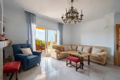 Sala de estar de Casa o chalet en venta en Torremolinos con Aire acondicionado, Calefacción y Jardín privado