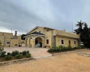 Vista exterior de Casa o xalet de lloguer en Siete Aguas amb Aire condicionat, Terrassa i Piscina