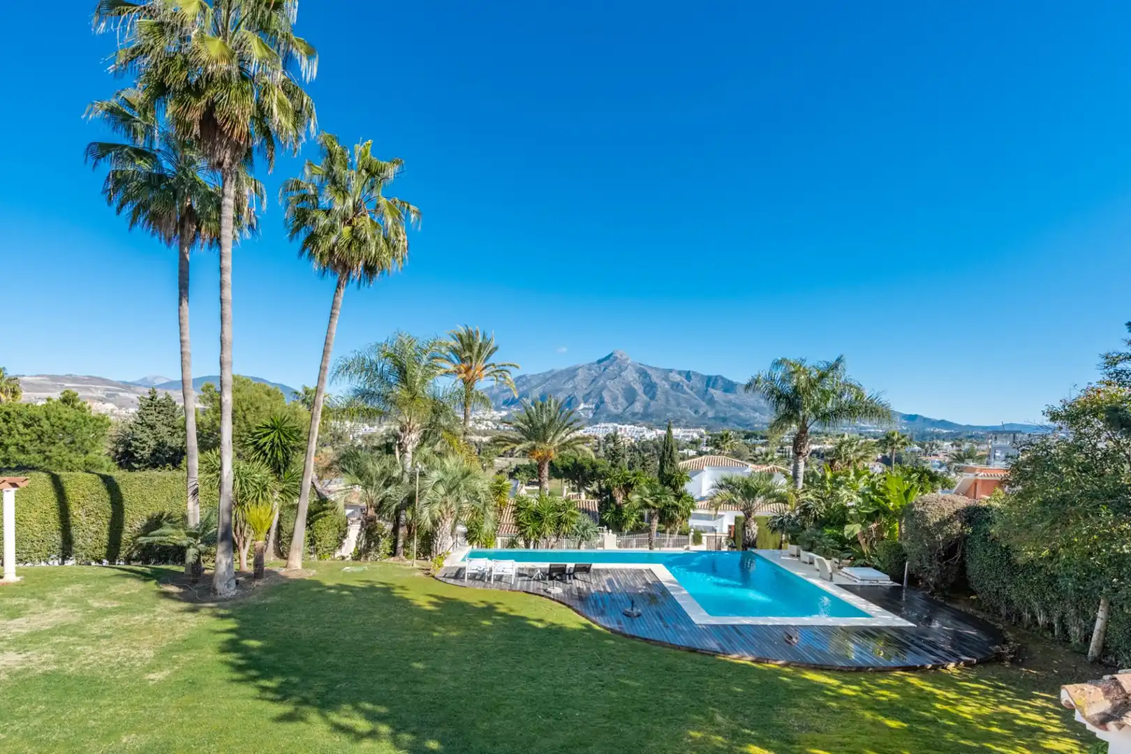 Villa con terrazza in vendita a Nueva Andalucía, imagen 3