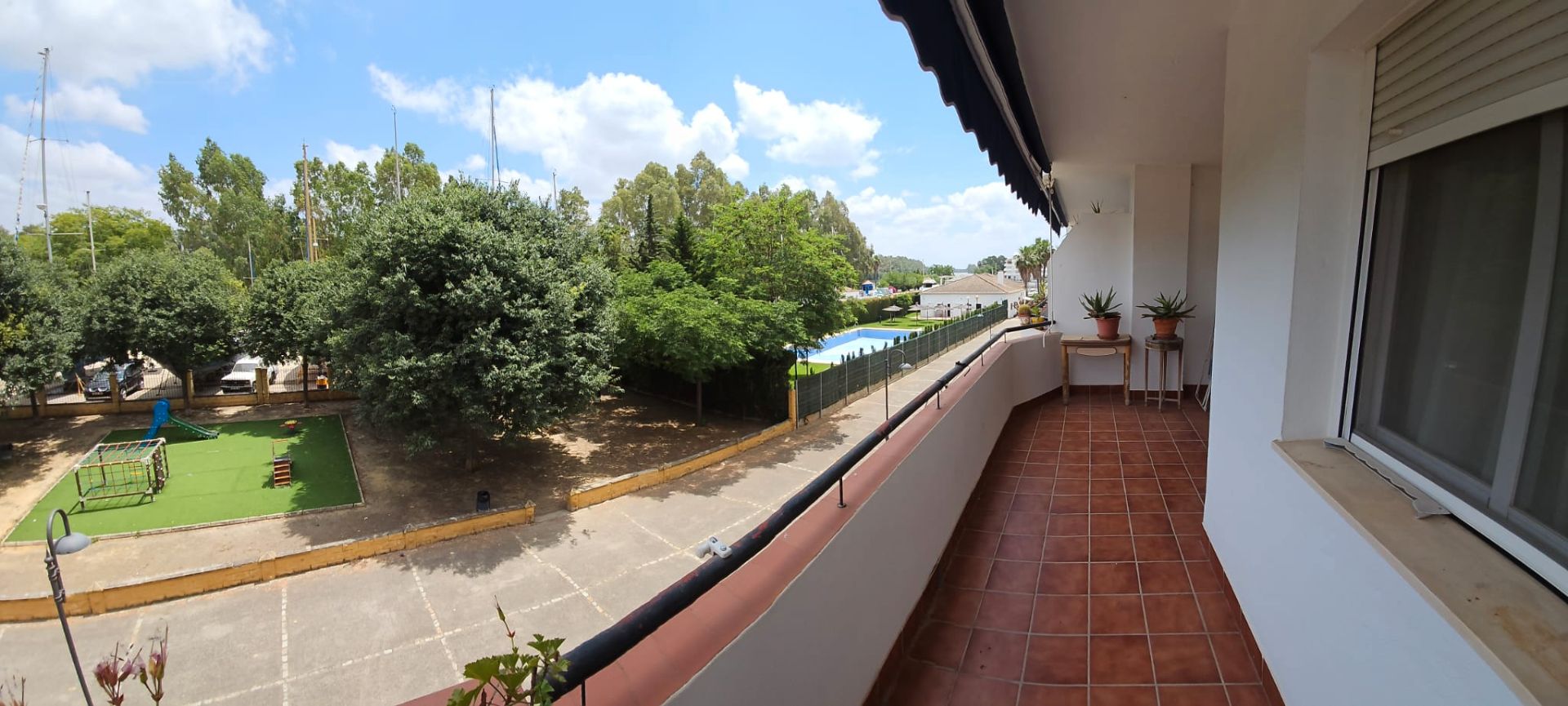 Vista exterior de Pis en venda en Gelves amb Aire condicionat, Calefacció i Terrassa