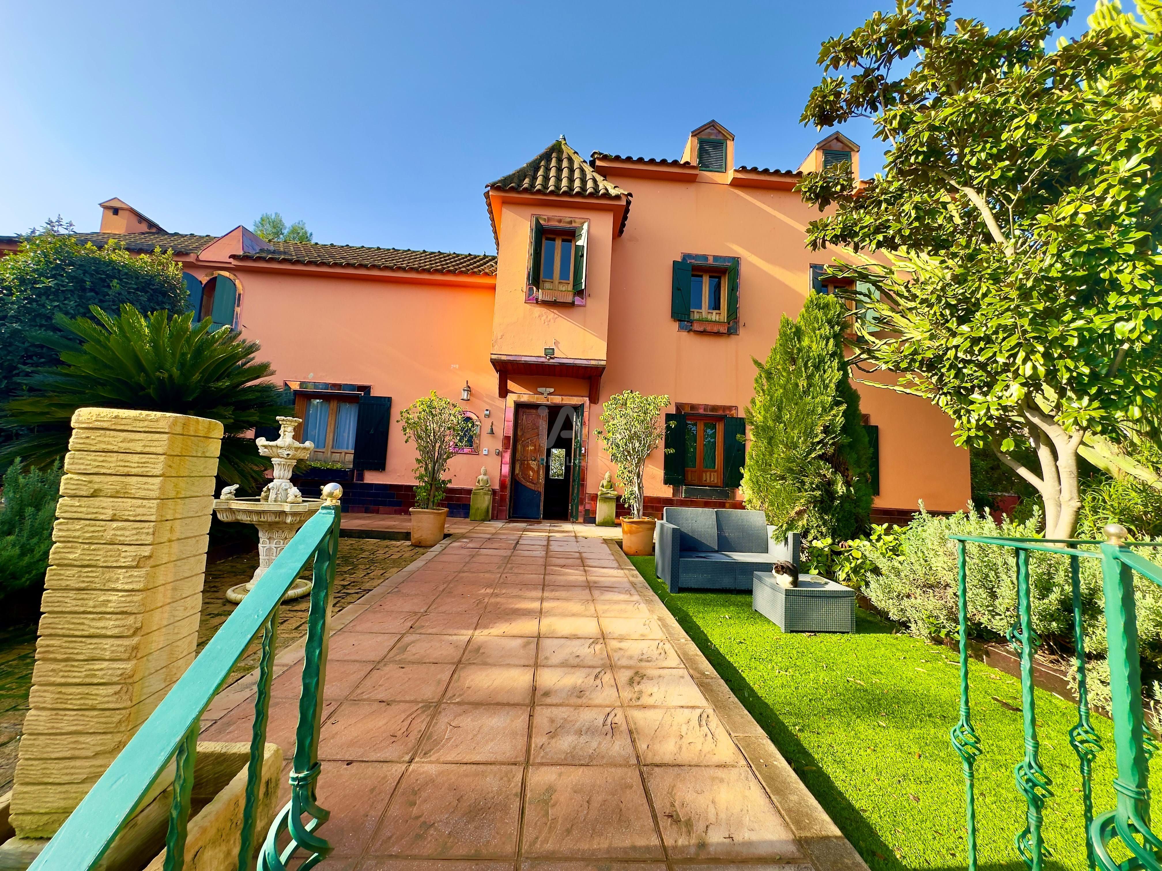 Exterior view of Country house for sale in Guillena  with Air Conditioner, Heating and Terrace