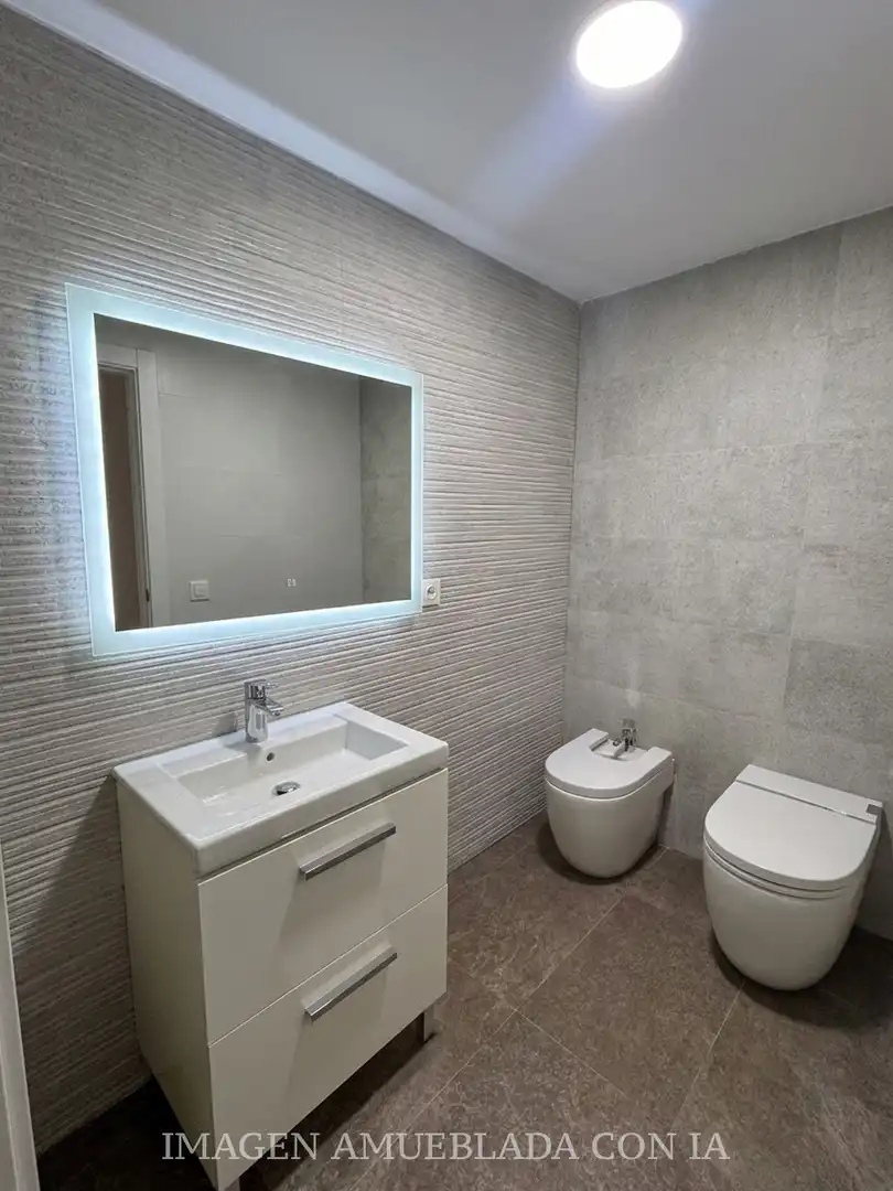 Badezimmer von Wohnung zum Verkauf in Valencia mit Klimaanlage, Abstellraum und Schwimmbad