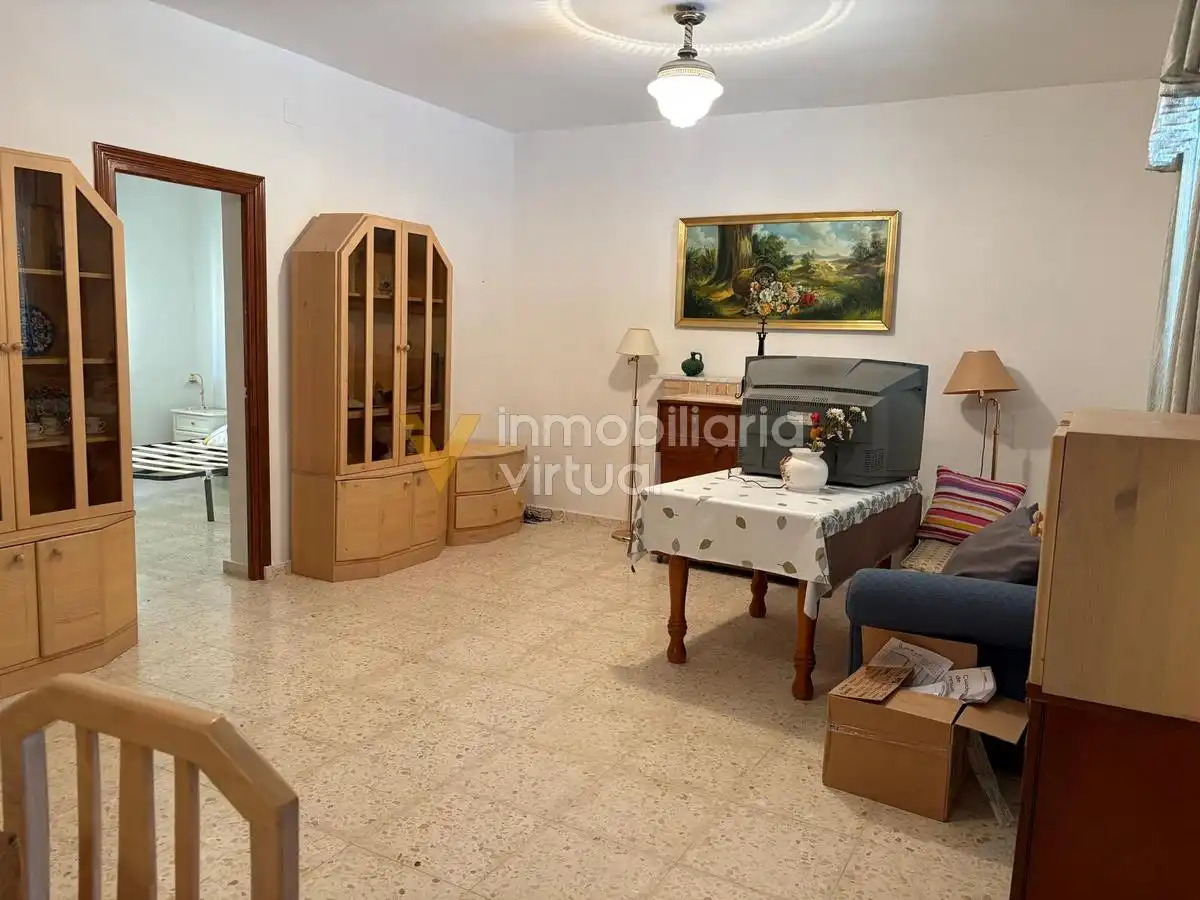Sala de estar de Casa o chalet en venta en Lucena con Aire acondicionado, Piscina y Amueblado