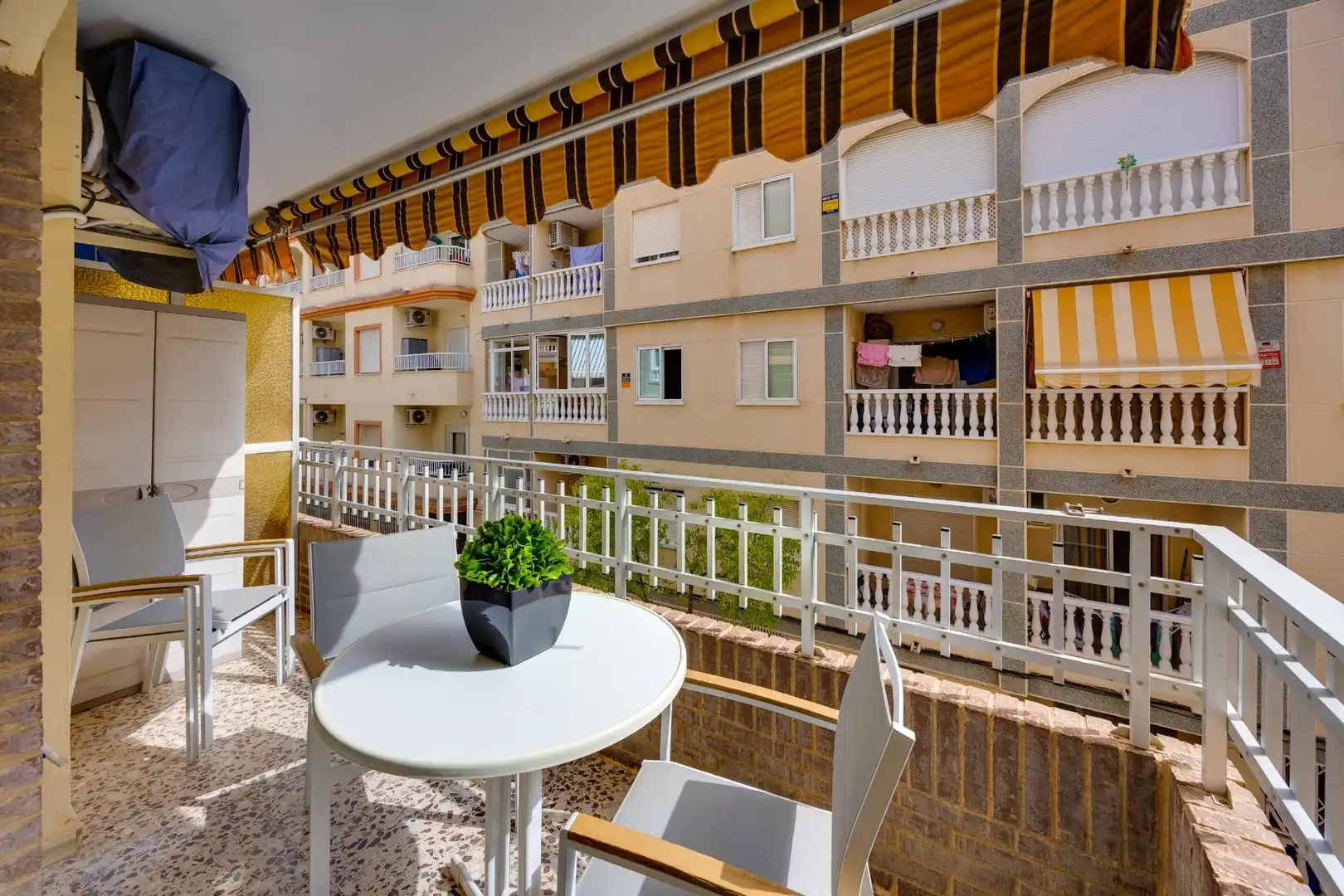 Apartment with terrace for sale in Calle RAMON GALLUD 227