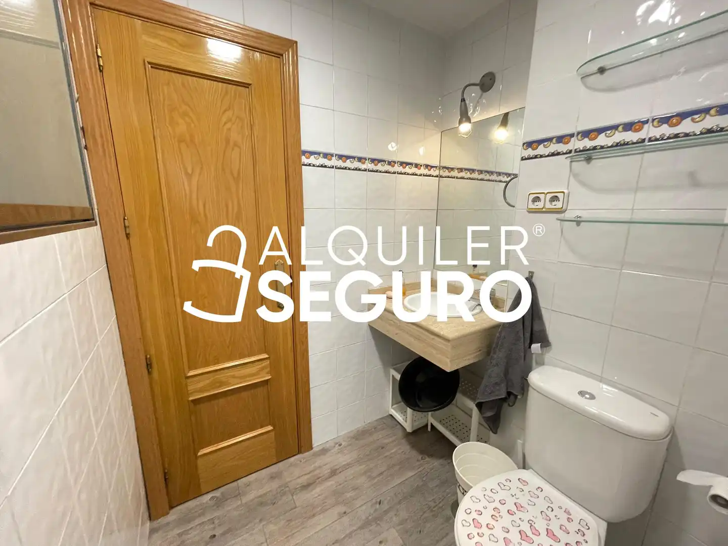Baño de Piso de alquiler en Latina