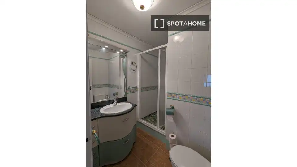 Baño de Piso de alquiler en Cullera con Aire acondicionado, Calefacción y Amueblado