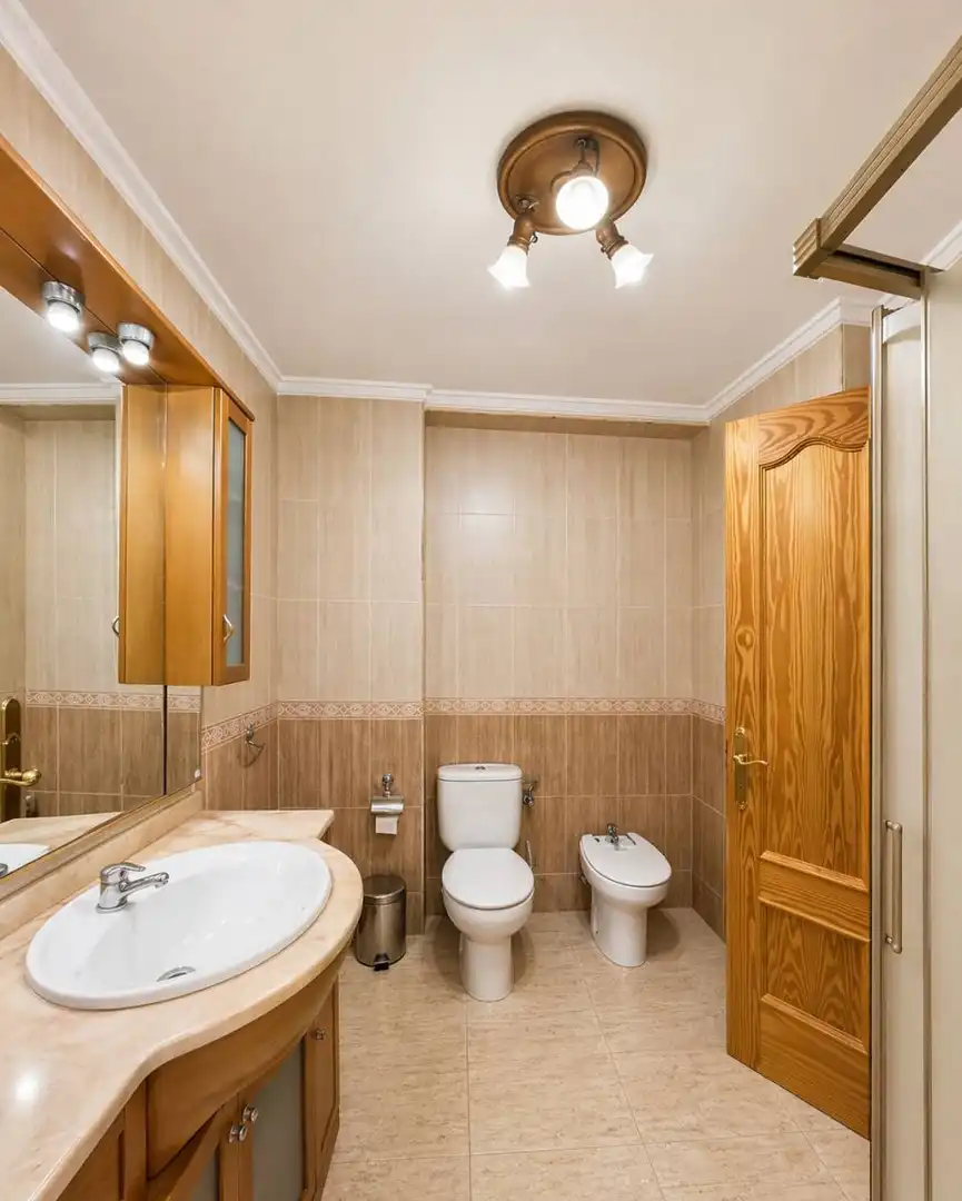 Baño de Piso en venta en Catral con Calefacción y Amueblado