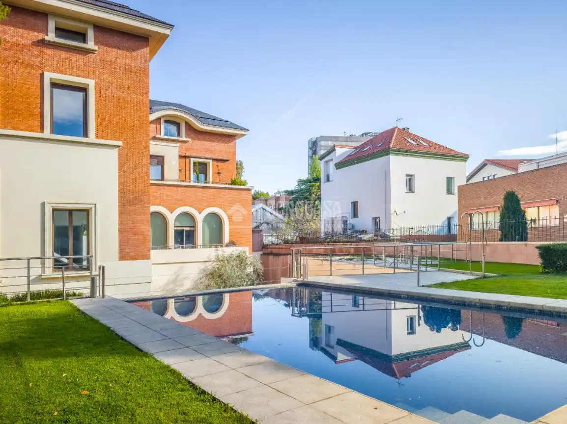 Piscina de Piso en venta en Madrid con Aire acondicionado, Calefacción y Trastero