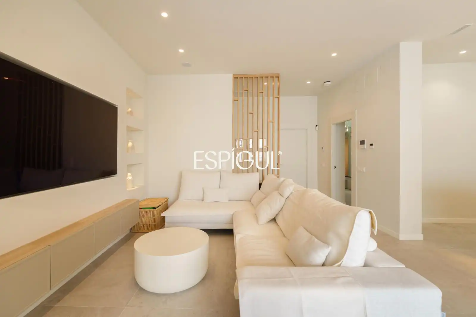 Sala de estar de Casa adosada en venta en Calella con Aire acondicionado, Calefacción y Parquet
