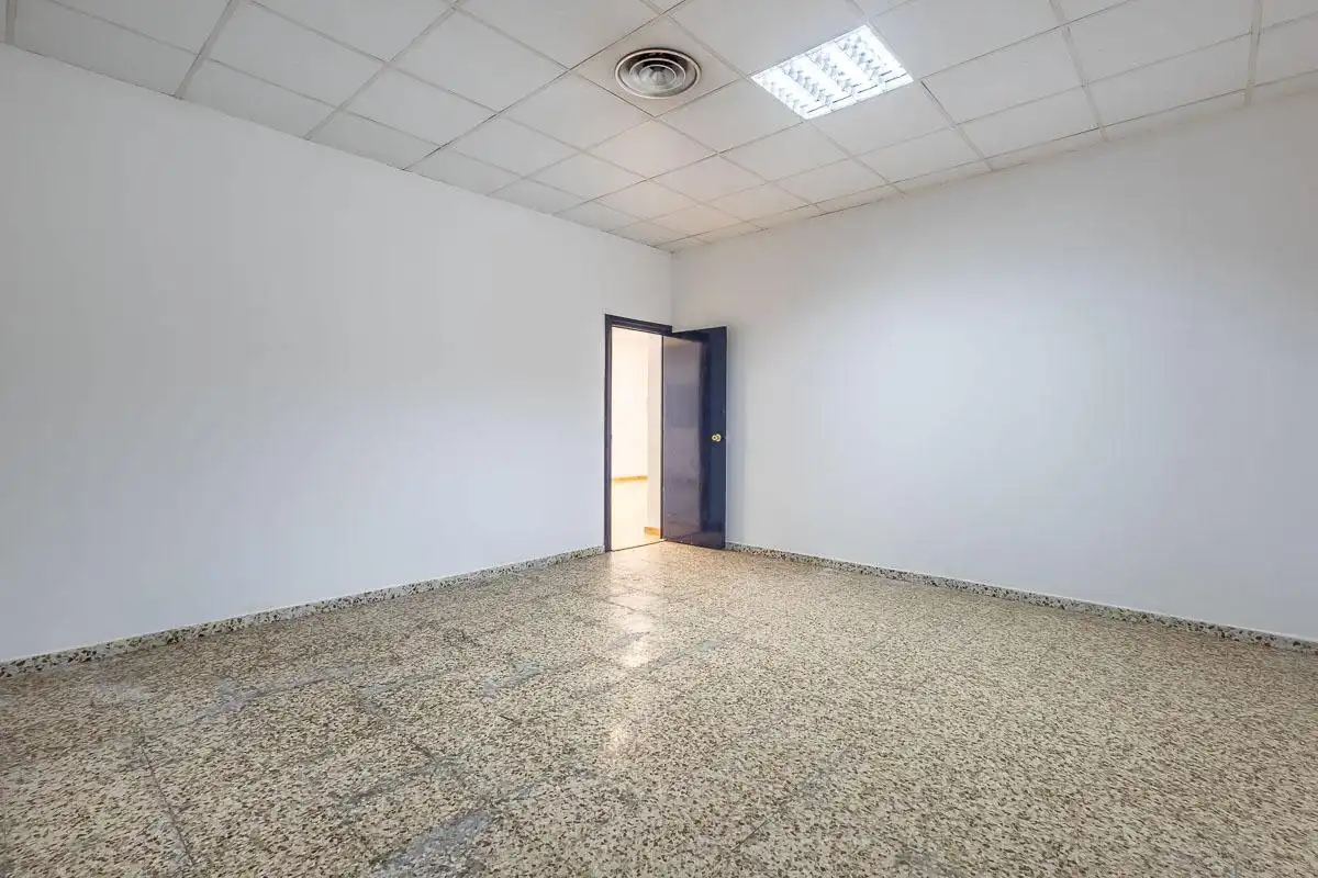 Local comercial en venda a DR.LOPEZ-CANTARERO BALLES 5, imagen 8