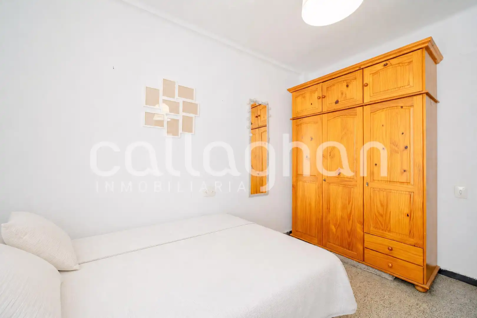 Schlafzimmer von Wohnung zum Verkauf in Valencia mit Möbliert und Balkon