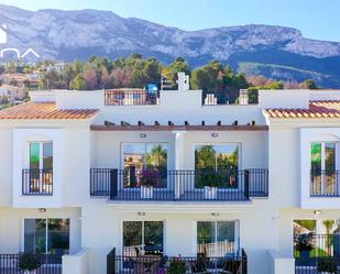 Vista exterior de Casa adosada en venda en Dénia amb Aire condicionat, Calefacció i Jardí privat