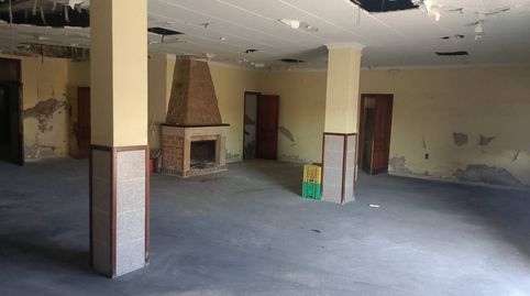 Amplio restaurante con casa cerca de Olivanova, totalmente para reformar