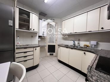 Flat with lift for sale in Centre - Passeig i Rodalies