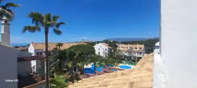 Vista exterior de Àtic en venda en Marbella amb Aire condicionat, Calefacció i Terrassa