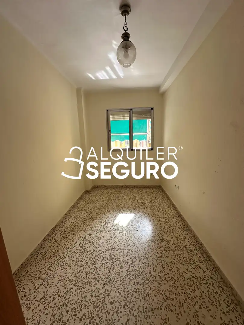 Bedroom of Flat for rent in Málaga  with Air Conditioner, Terrace and Furnished