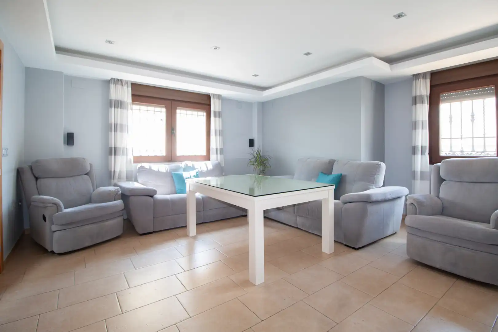 Sala de estar de Casa o chalet en venta en Gójar con Aire acondicionado, Calefacción y Jardín privado