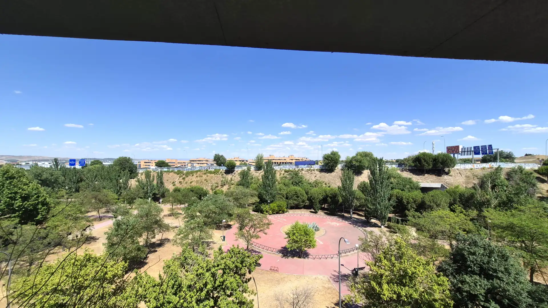 Exterior view of Attic for rent in Madrid  with Terrace and Community pool