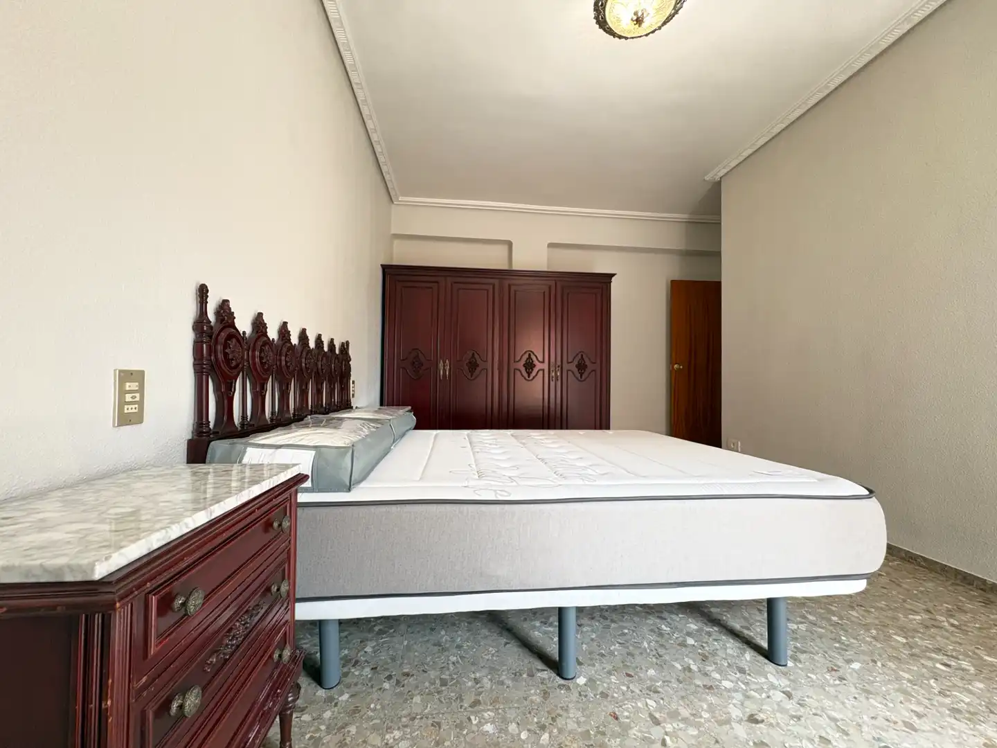 Dormitori de Pis de lloguer en Castellón de la Plana / Castelló de la Plana amb Aire condicionat, Moblat i Forn