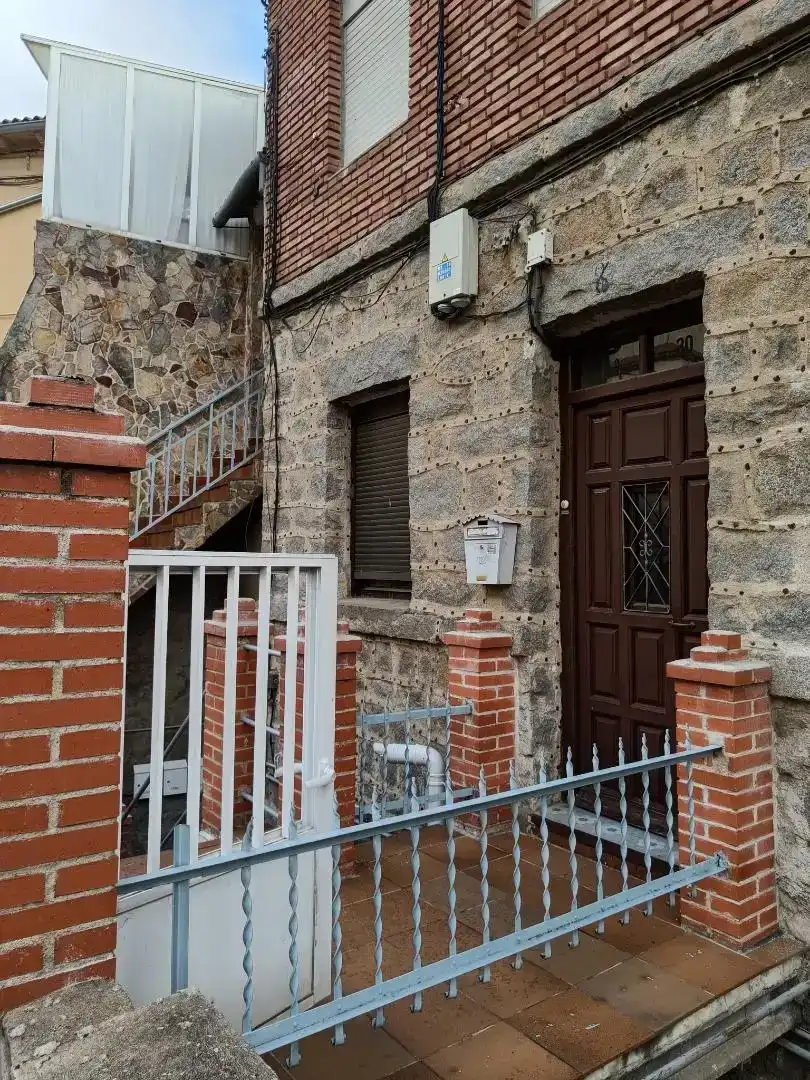 Vista exterior de Casa adosada en venda en Ávila amb Traster, Moblat i Forn