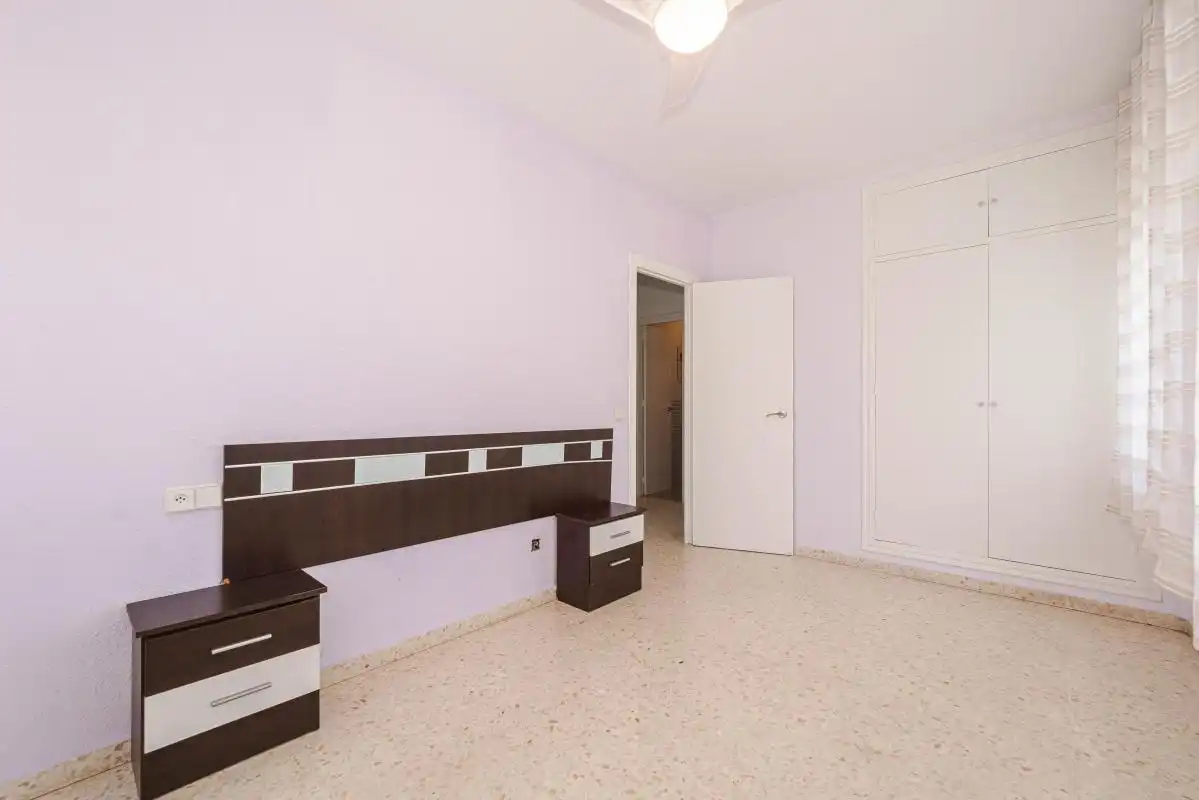 Bedroom of Flat for sale in Camas  with Air Conditioner, Heating and Storage room