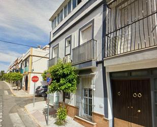 Vista exterior de Casa o xalet en venda en Castilleja de Guzmán amb Aire condicionat, Jardí privat i Terrassa