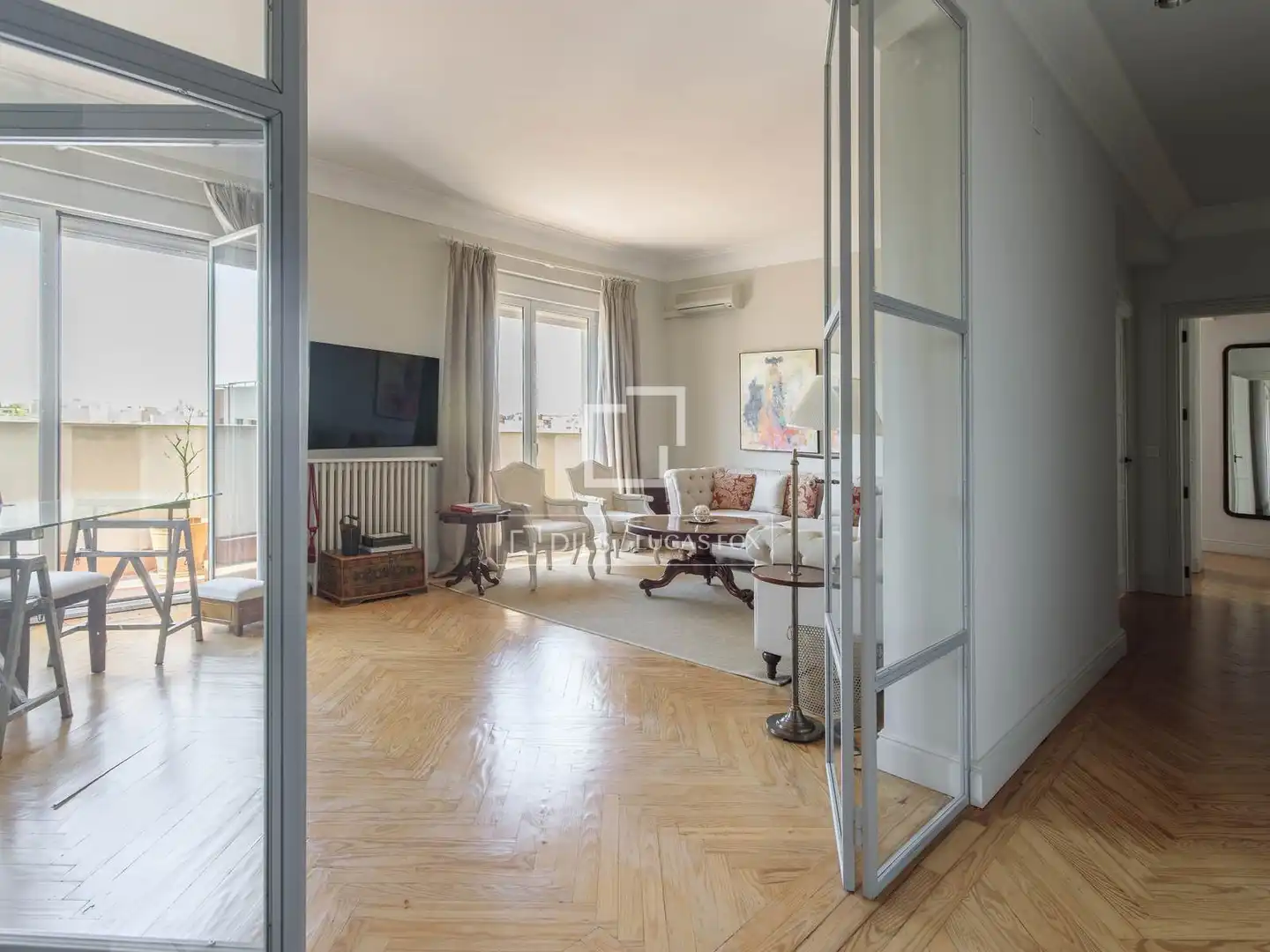 Living room of Attic for rent in Madrid  with Air Conditioner, Heating and Parquet flooring