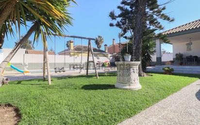 Jardí de Finca rústica en venda en Sanlúcar de Barrameda amb Aire condicionat, Terrassa i Piscina