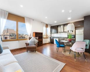 Sala d'estar de Àtic de lloguer en  Barcelona Capital amb Aire condicionat, Calefacció i Moblat