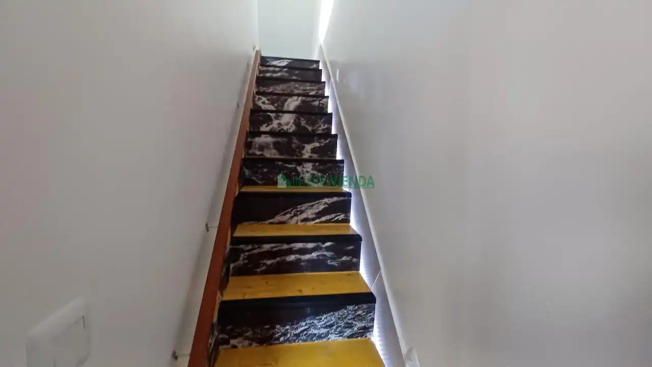 Casa adosada en venda en Vigo  amb Terrassa, Traster i Balcó